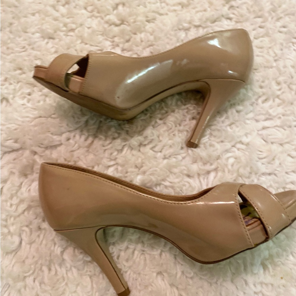 Steve Madden Nude heels size 6.5